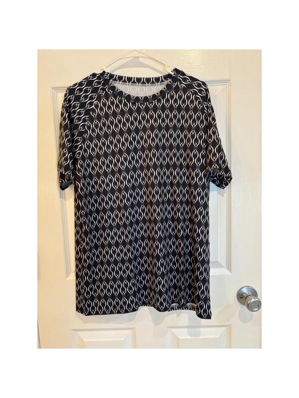 :) Black and White Patterned Tunic Top XL Short Sleeve Round Neck Blouse [COPY]